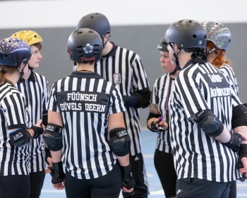 Thorsten-Lasrich-Battlecats-Rollergirls-Zombie-Rollergirlz-vs-Rollerderby-Erfurt-31