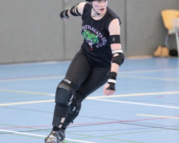 Thorsten-Lasrich-Battlecats-Rollergirls-Zombie-Rollergirlz-vs-Rollerderby-Erfurt-44