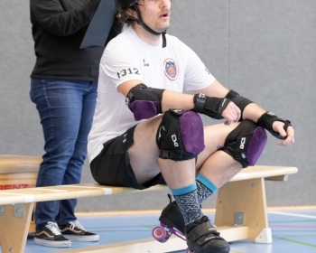 Thorsten-Lasrich-Battlecats-Rollergirls-Zombie-Rollergirlz-vs-Rollerderby-Erfurt-52