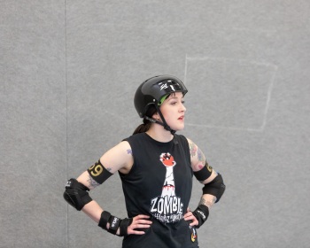 Thorsten-Lasrich-Battlecats-Rollergirls-Zombie-Rollergirlz-vs-Rollerderby-Erfurt-54