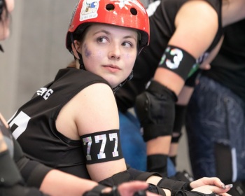 Thorsten-Lasrich-Battlecats-Rollergirls-Zombie-Rollergirlz-vs-Rollerderby-Erfurt-55