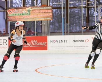 Thorsten-Lasrich-Ruhrpott-Roller-Derby-vs-Arnhem-Fallen-Angels-24