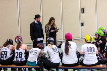 Thorsten-Lasrich-Arnhem-Fallen-Angels-Twente-vs-Mine-Monsters-Oberhausen-Zombie-Rollergirlz-2