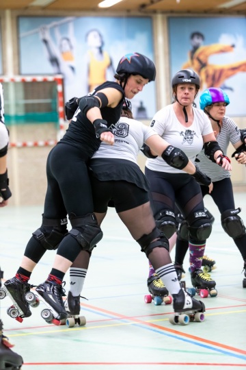 Thorsten-Lasrich-Arnhem-Fallen-Angels-Twente-vs-Mine-Monsters-Oberhausen-Zombie-Rollergirlz-21