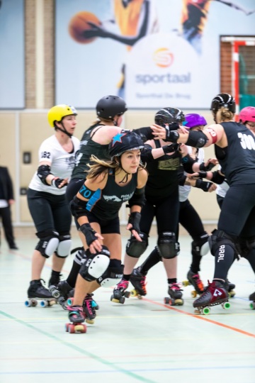 Thorsten-Lasrich-Arnhem-Fallen-Angels-Twente-vs-Mine-Monsters-Oberhausen-Zombie-Rollergirlz-23