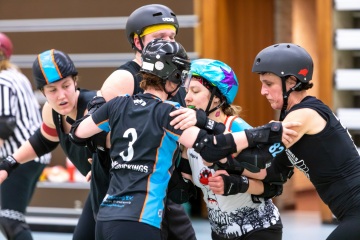 Thorsten-Lasrich-Arnhem-Fallen-Angels-Twente-vs-Mine-Monsters-Oberhausen-Zombie-Rollergirlz-32