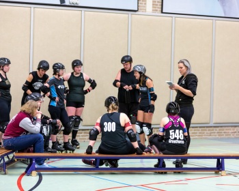Thorsten-Lasrich-Arnhem-Fallen-Angels-Twente-vs-Mine-Monsters-Oberhausen-Zombie-Rollergirlz-11