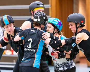 Thorsten-Lasrich-Arnhem-Fallen-Angels-Twente-vs-Mine-Monsters-Oberhausen-Zombie-Rollergirlz-32