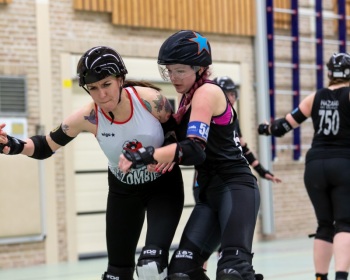Thorsten-Lasrich-Arnhem-Fallen-Angels-Twente-vs-Mine-Monsters-Oberhausen-Zombie-Rollergirlz-36