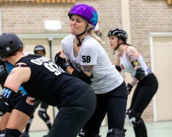 Thorsten-Lasrich-Arnhem-Fallen-Angels-Twente-vs-Mine-Monsters-Oberhausen-Zombie-Rollergirlz-37
