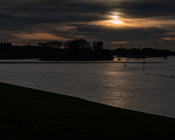 Sonnenuntergang am Rhein