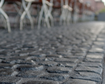 Straßenpflaster am Innenhafen