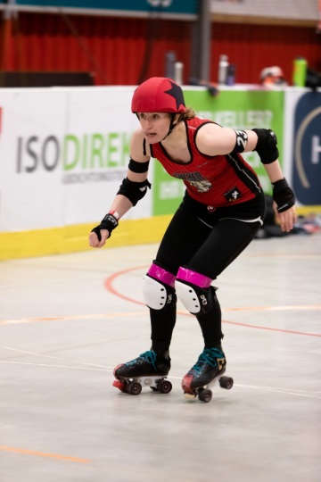 Thorsten-Lasrich-Ruhrpott-Rollergirls-vs-Sucker-Punch-Roller-Derby-113