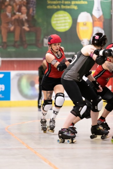 Thorsten-Lasrich-Ruhrpott-Rollergirls-vs-Sucker-Punch-Roller-Derby-13
