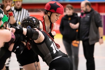 Thorsten-Lasrich-Ruhrpott-Rollergirls-vs-Sucker-Punch-Roller-Derby-24