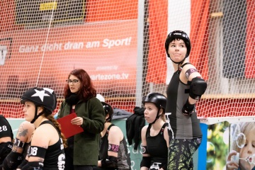 Thorsten-Lasrich-Ruhrpott-Rollergirls-vs-Sucker-Punch-Roller-Derby-34