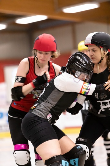 Thorsten-Lasrich-Ruhrpott-Rollergirls-vs-Sucker-Punch-Roller-Derby-59