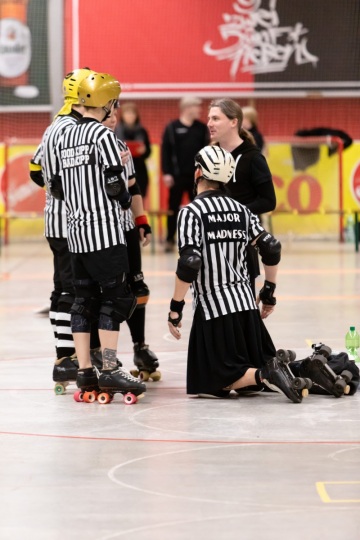Thorsten-Lasrich-Ruhrpott-Rollergirls-vs-Sucker-Punch-Roller-Derby-98
