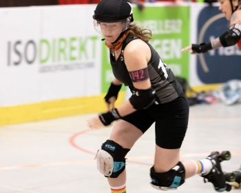 Thorsten-Lasrich-Ruhrpott-Rollergirls-vs-Sucker-Punch-Roller-Derby-111