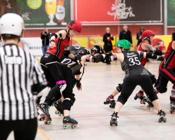 Thorsten-Lasrich-Ruhrpott-Rollergirls-vs-Sucker-Punch-Roller-Derby-62