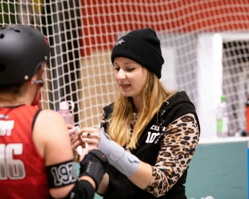 Thorsten-Lasrich-Ruhrpott-Rollergirls-vs-Sucker-Punch-Roller-Derby-95